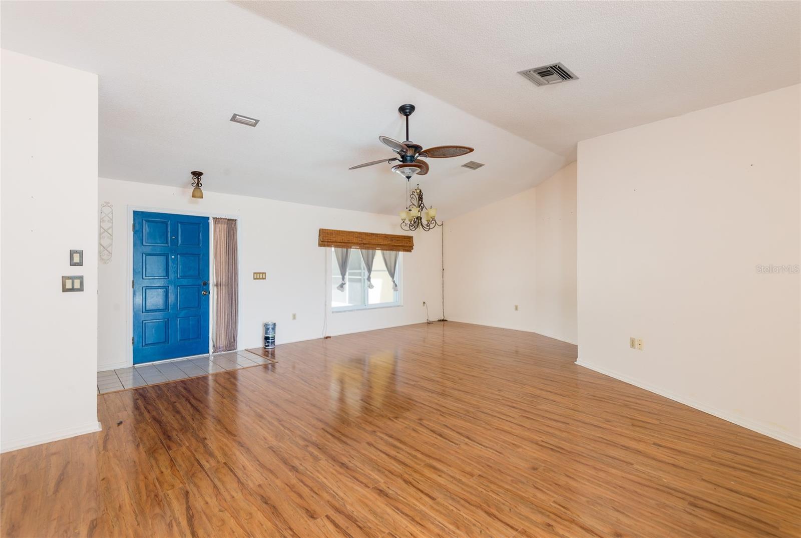 Image 3 of 37 For 7550 Gates Circle