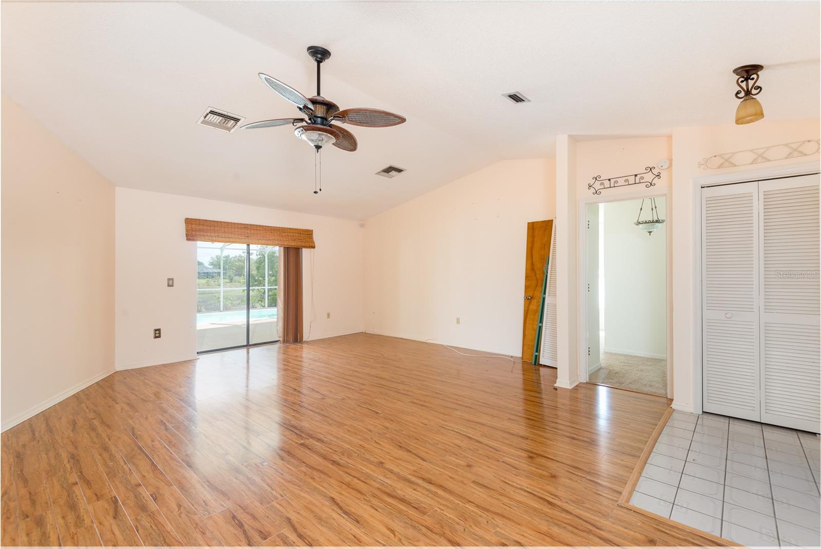 Image 6 of 37 For 7550 Gates Circle