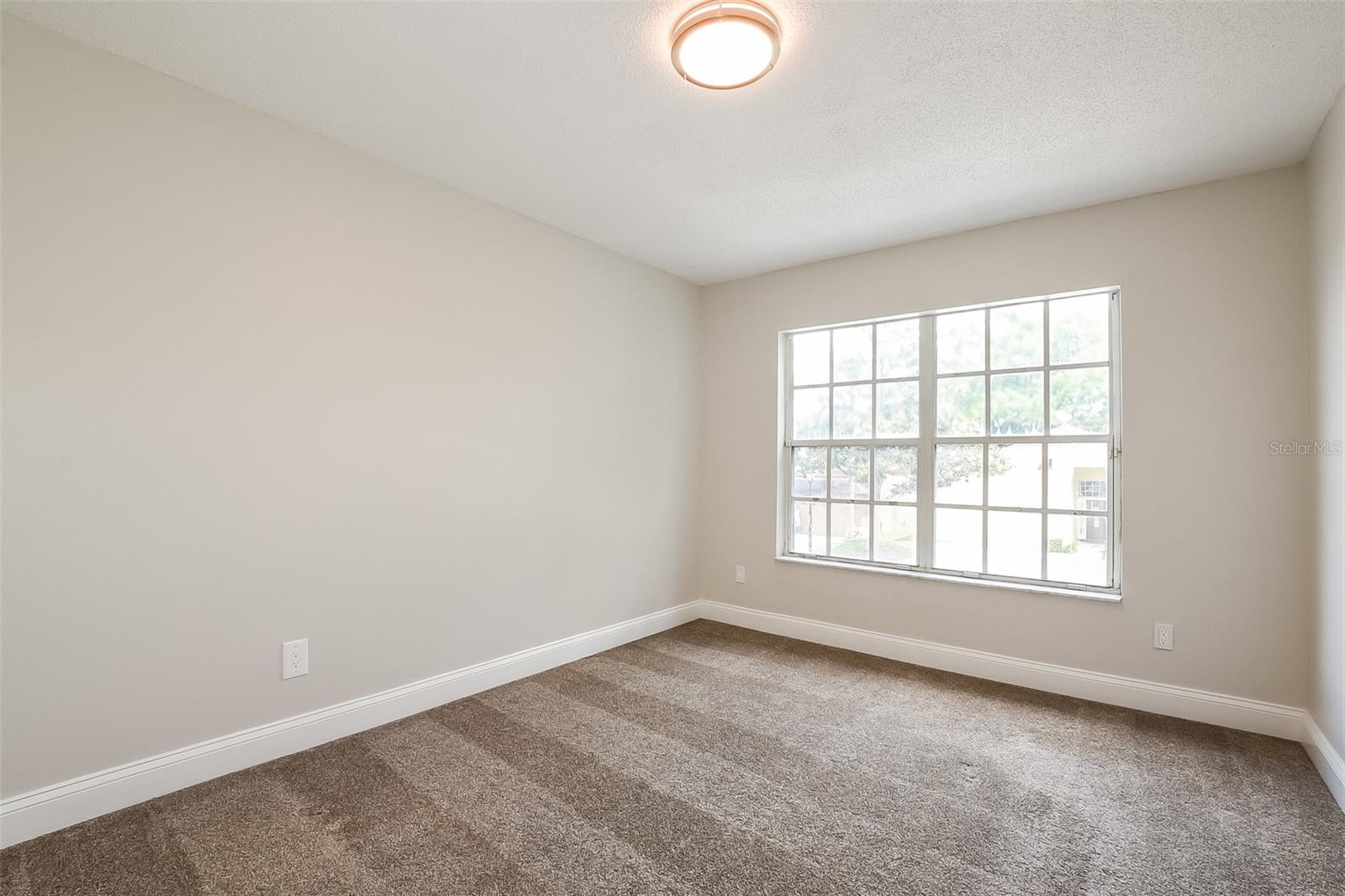 Image 10 of 20 For 176 Hanging Moss Drive