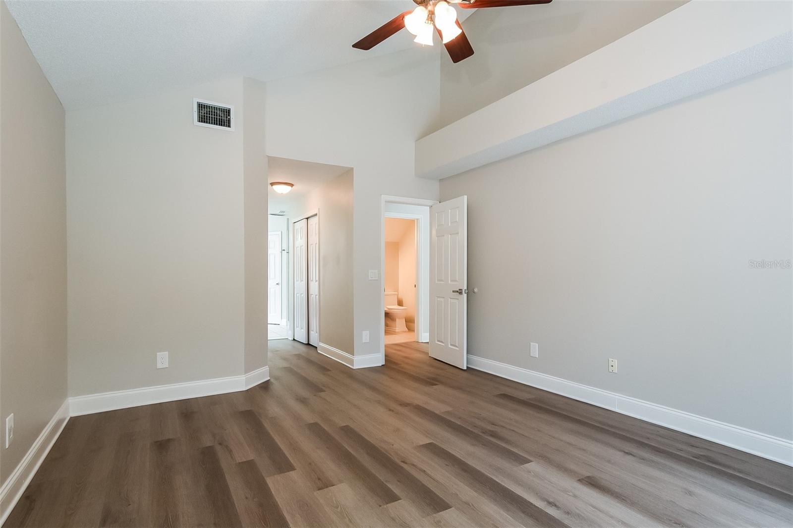 Image 12 of 20 For 176 Hanging Moss Drive