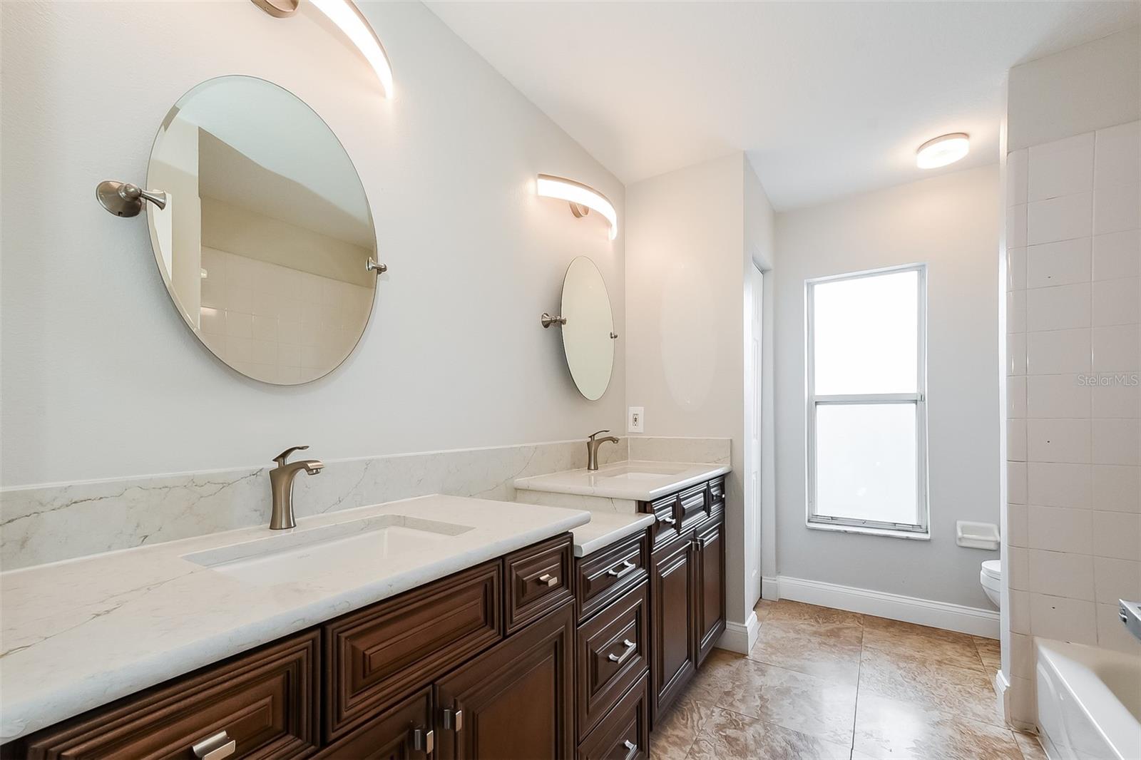 Image 13 of 20 For 176 Hanging Moss Drive