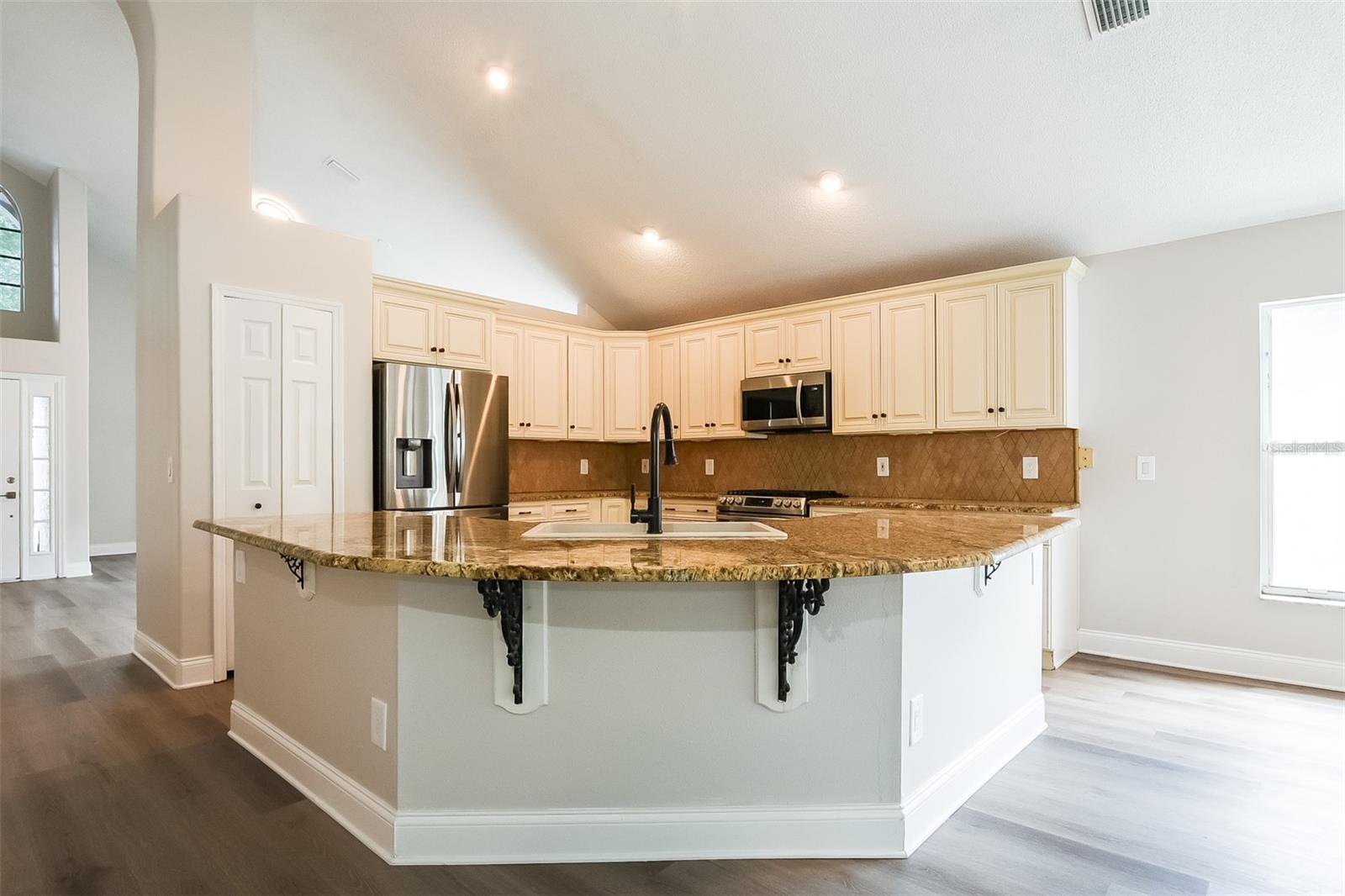 Image 6 of 20 For 176 Hanging Moss Drive