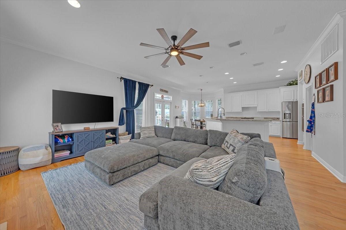 Image 13 of 49 For 5913 Flatwoods Manor Circle