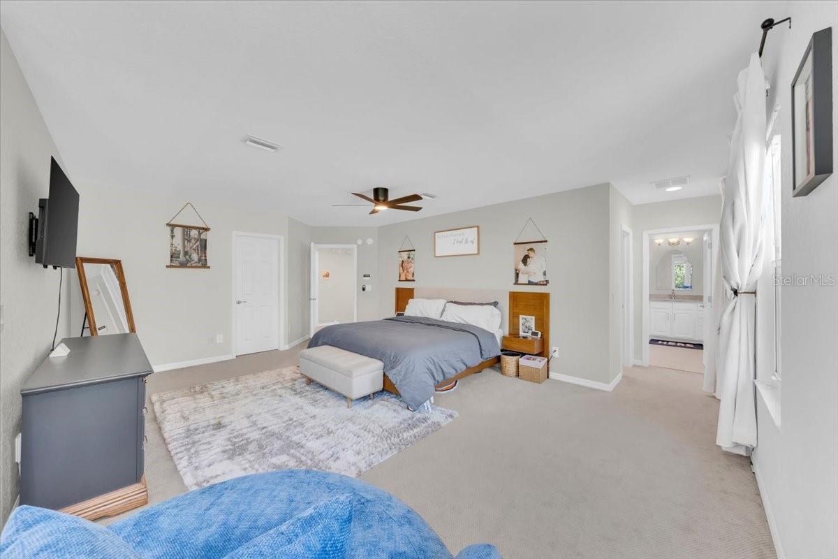 Image 17 of 49 For 5913 Flatwoods Manor Circle