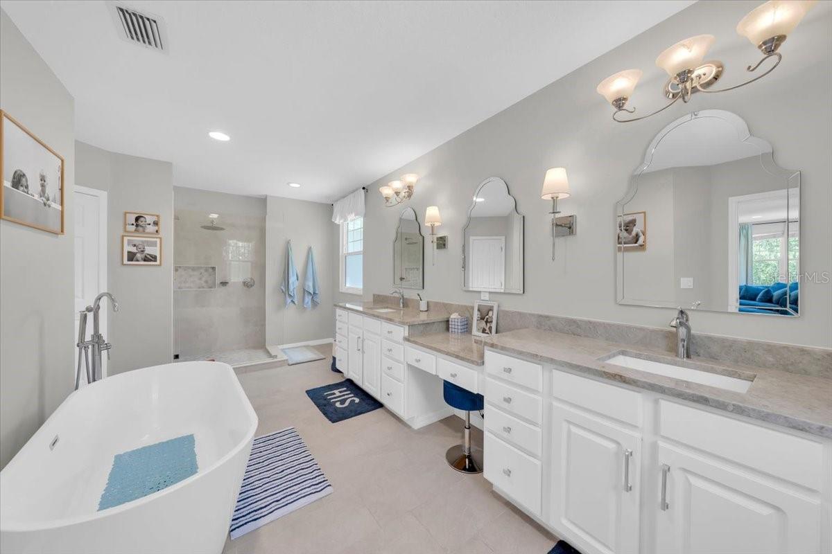 Image 19 of 49 For 5913 Flatwoods Manor Circle