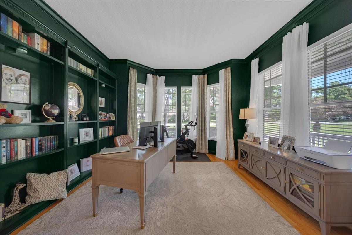 Image 5 of 49 For 5913 Flatwoods Manor Circle