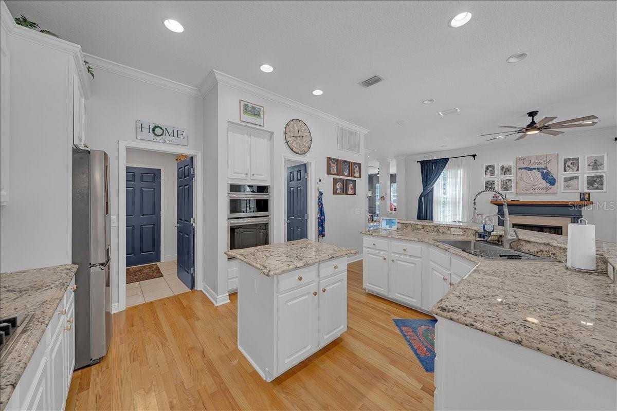 Image 9 of 49 For 5913 Flatwoods Manor Circle