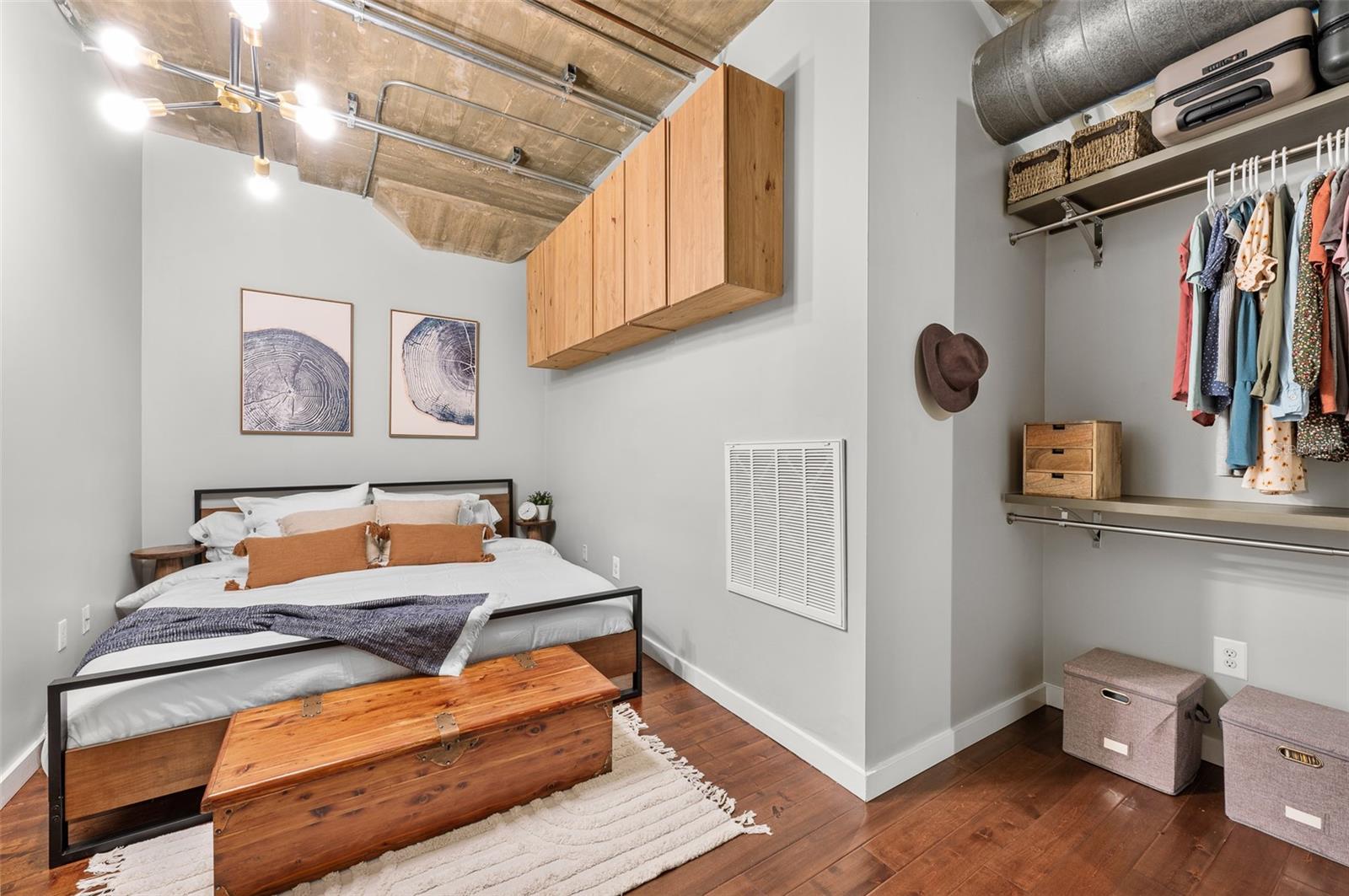 Image 12 of 40 For 101 12th Street 206