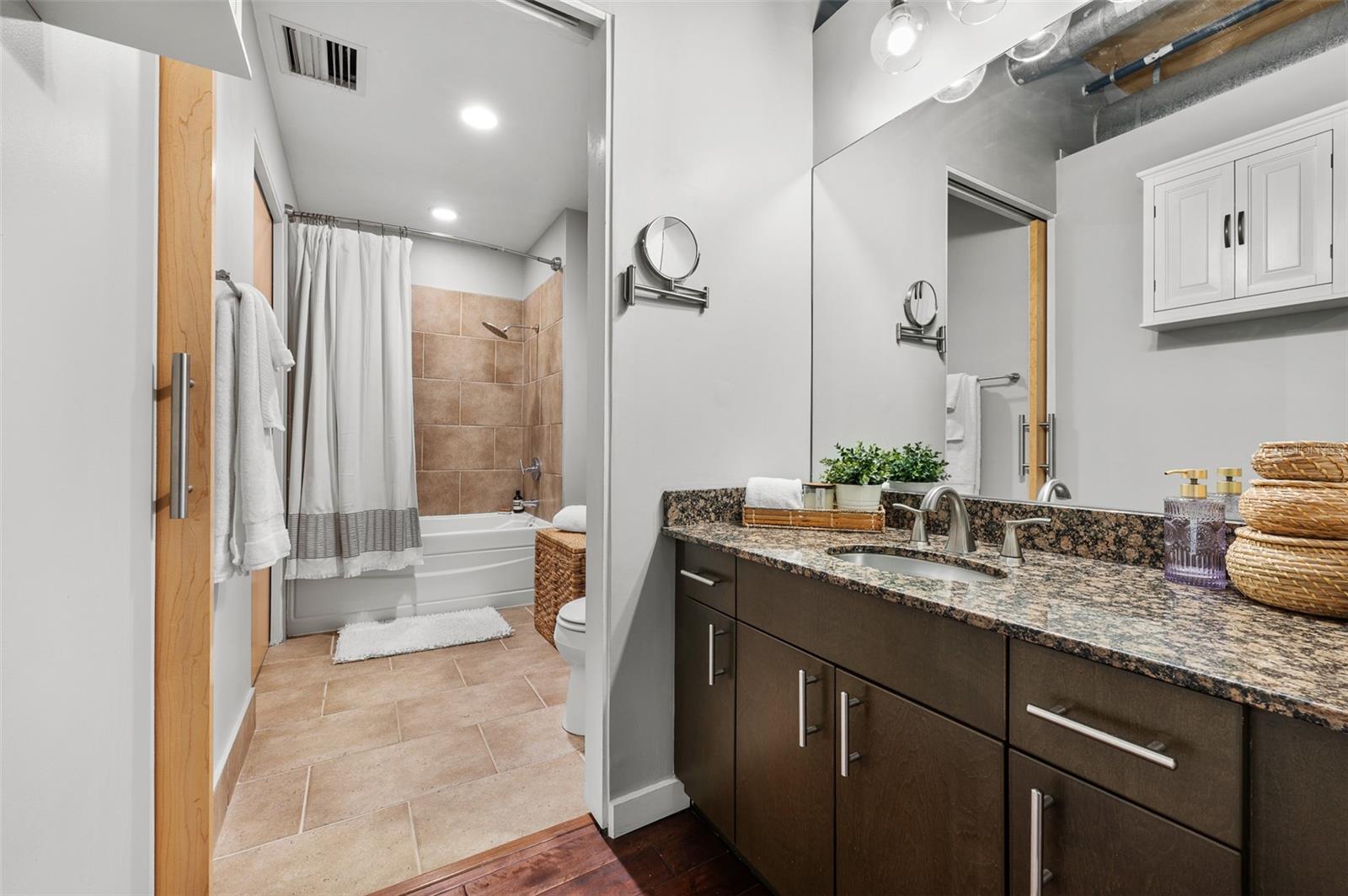 Image 13 of 40 For 101 12th Street 206