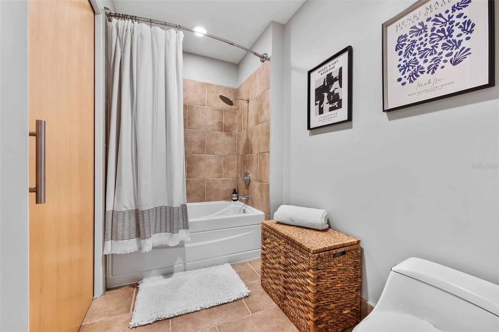 Image 15 of 40 For 101 12th Street 206