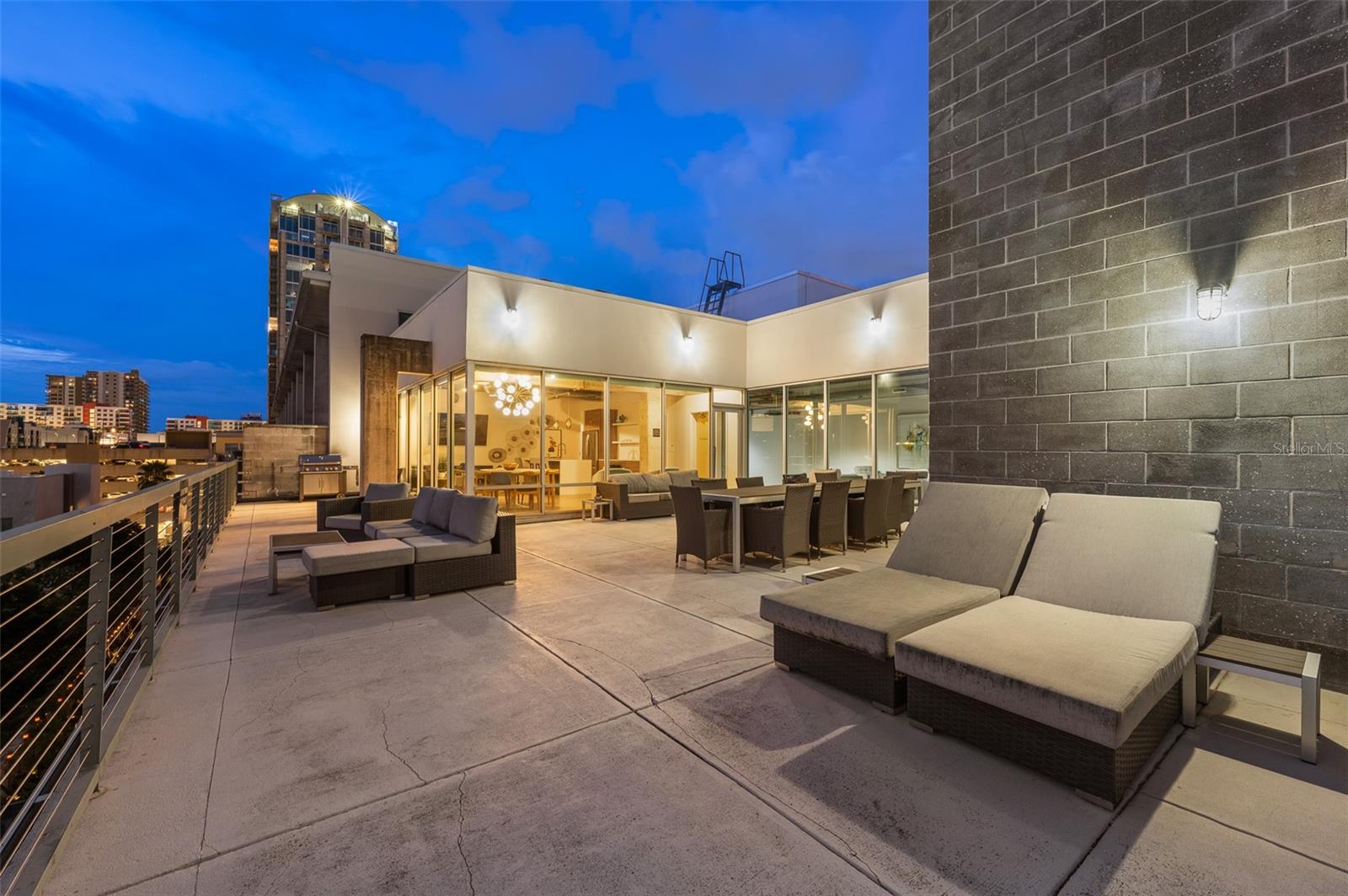 Image 21 of 40 For 101 12th Street 206