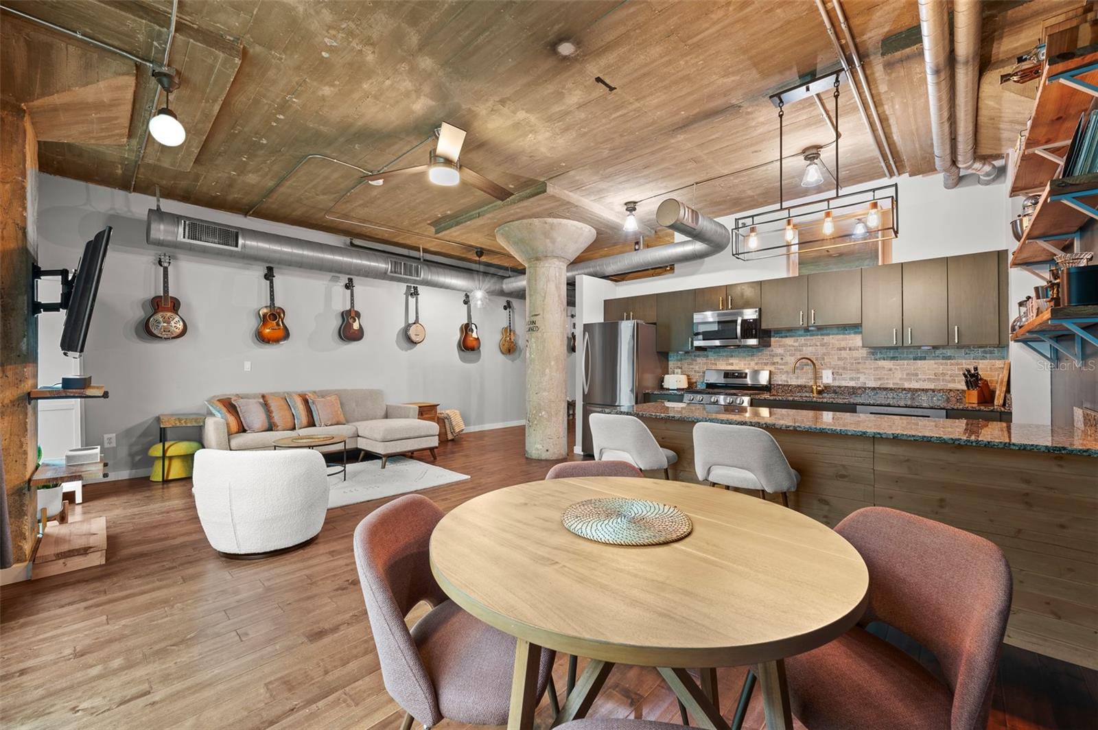 Image 4 of 40 For 101 12th Street 206