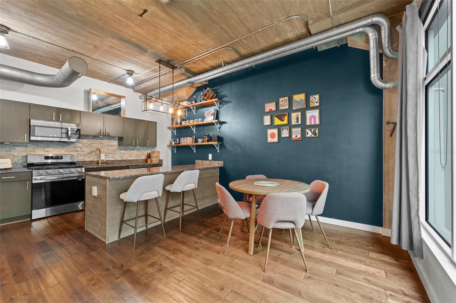 Image 5 of 40 For 101 12th Street 206