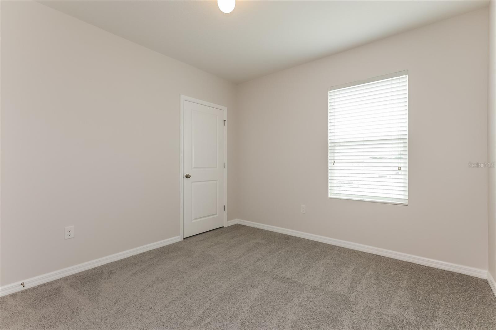 Image 12 of 19 For 9529 Sunstone Boulevard