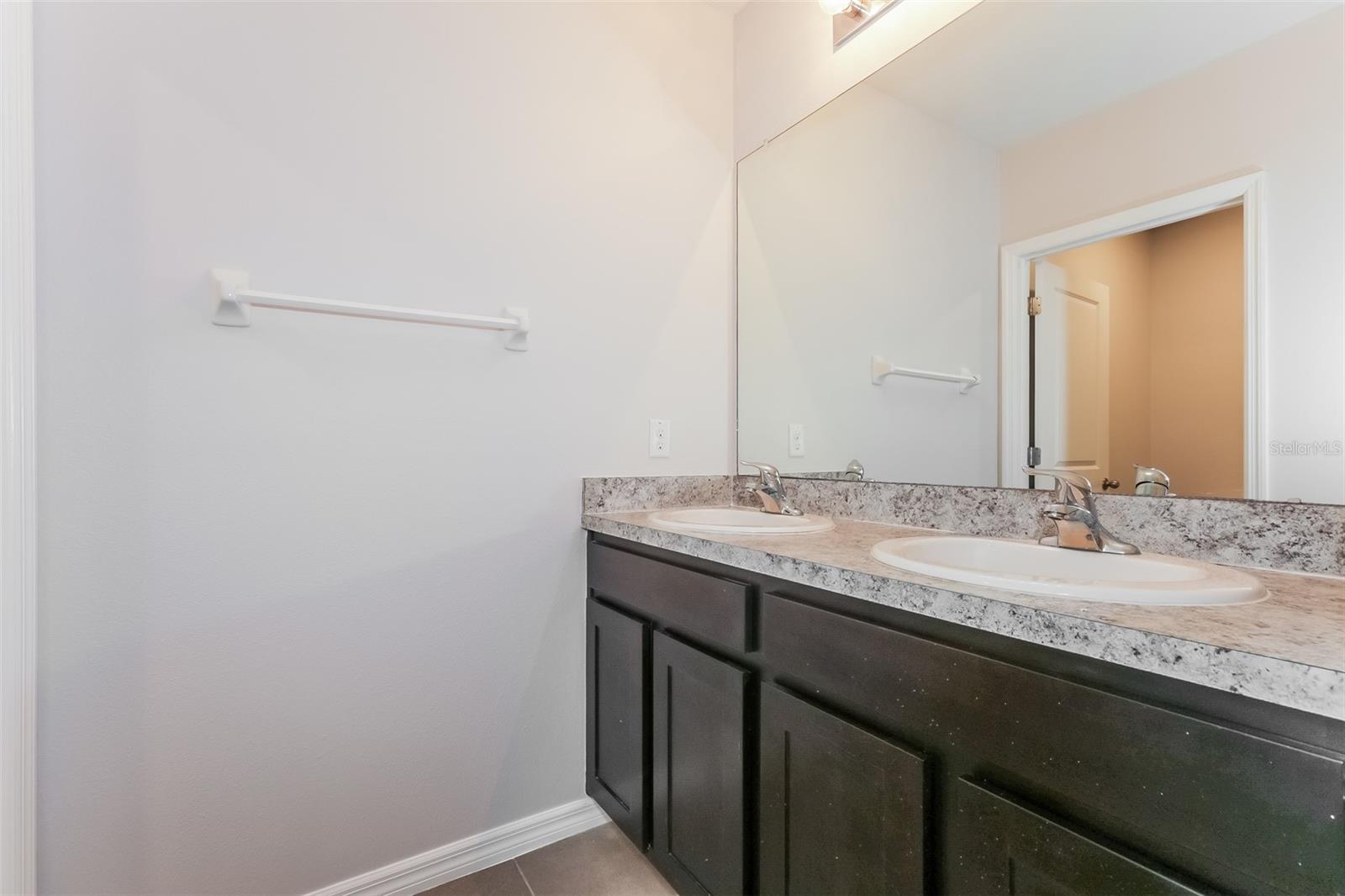 Image 17 of 19 For 9529 Sunstone Boulevard