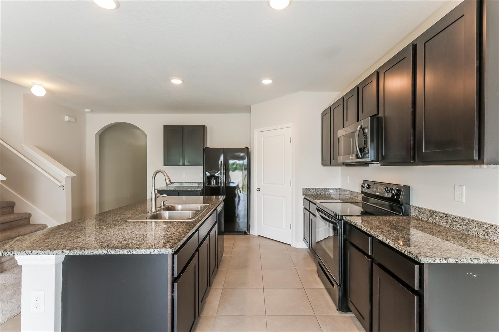 Image 4 of 19 For 9529 Sunstone Boulevard