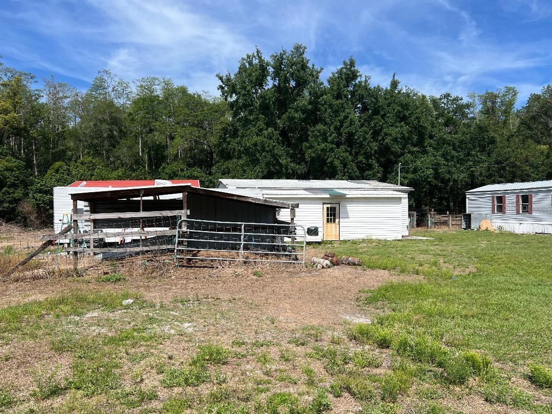 Listing photo id 4 for 15617 Casey Road