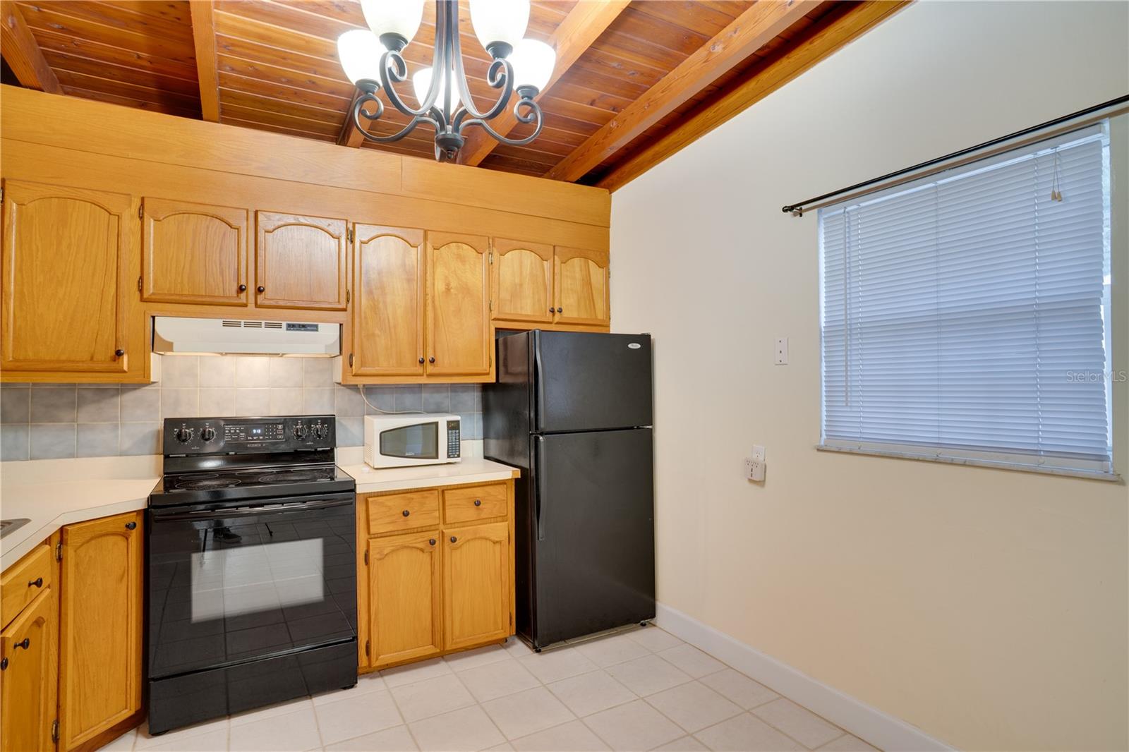 Image 11 of 36 For 1533 Suffolk Street N