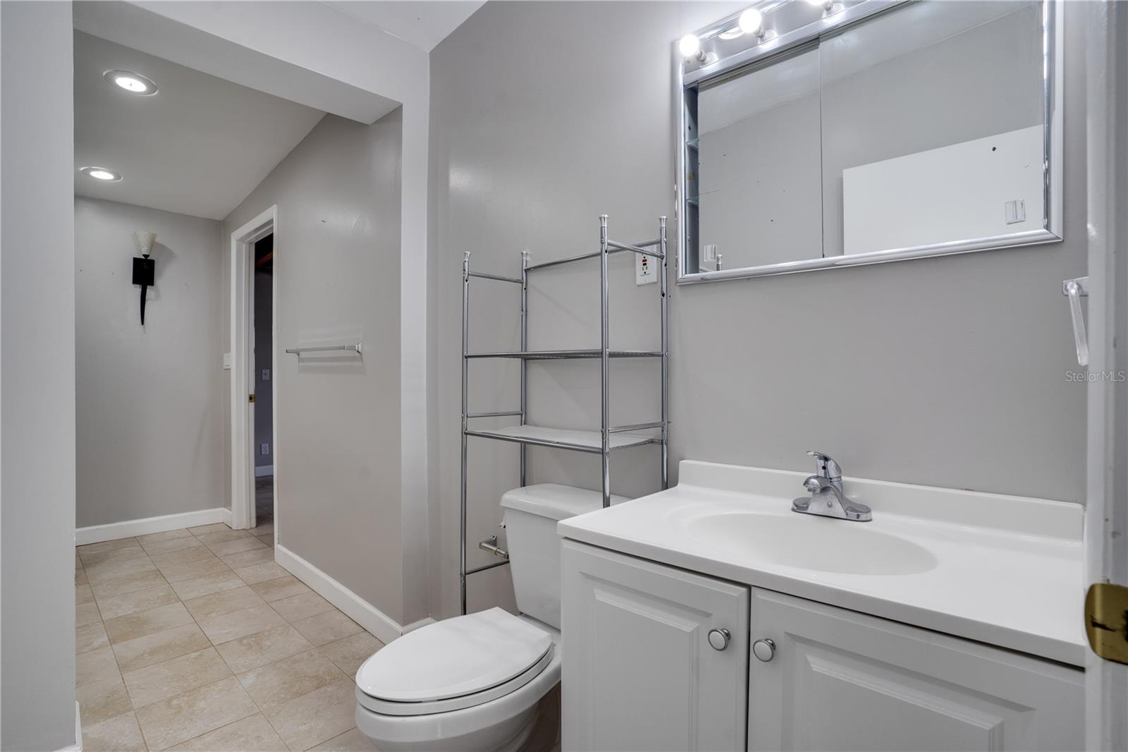 Image 15 of 36 For 1533 Suffolk Street N