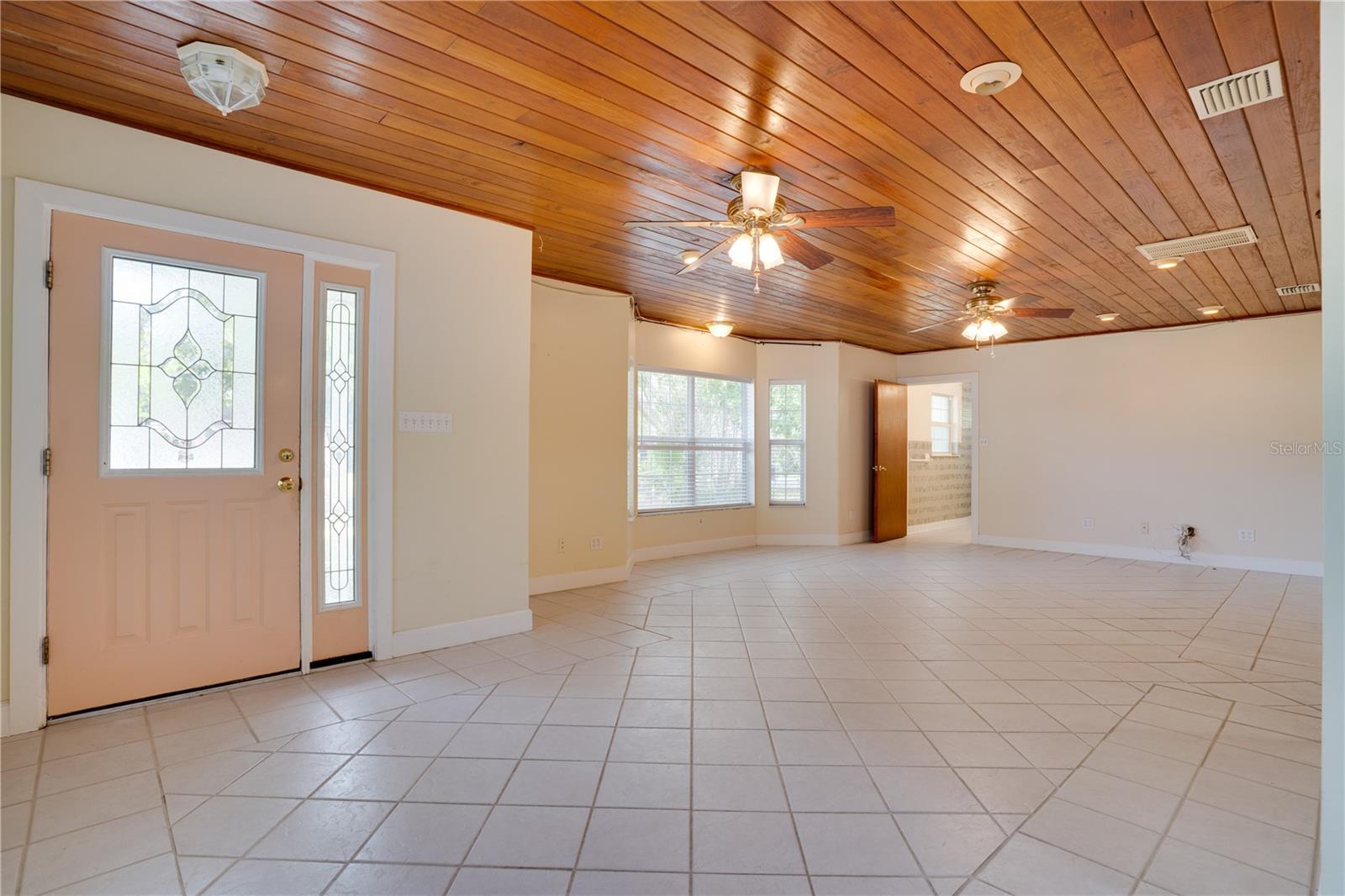 Image 3 of 36 For 1533 Suffolk Street N