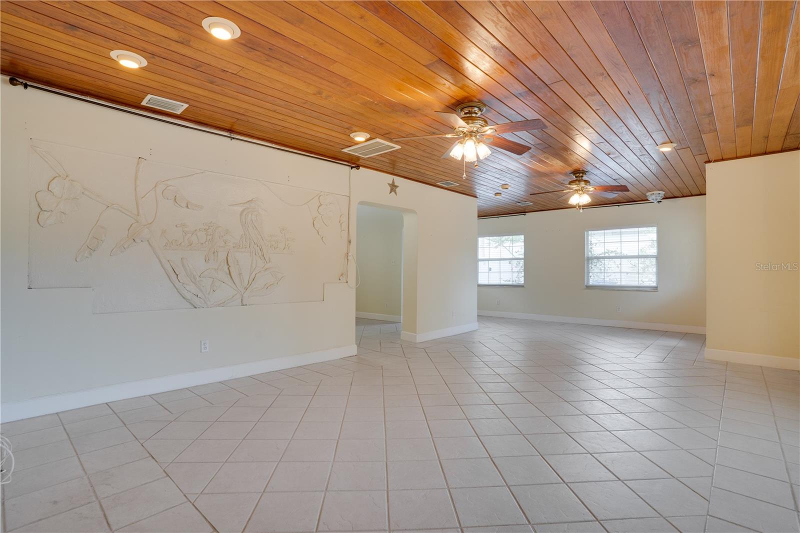 Image 5 of 36 For 1533 Suffolk Street N