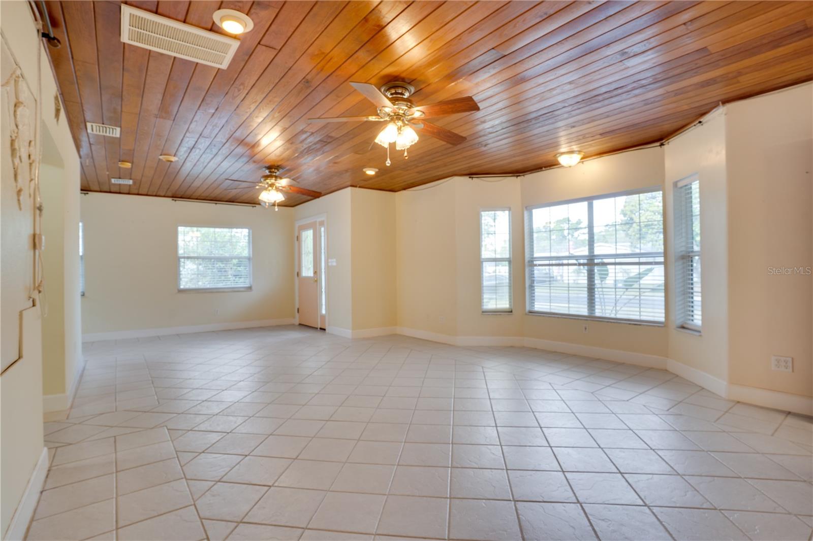 Image 6 of 36 For 1533 Suffolk Street N