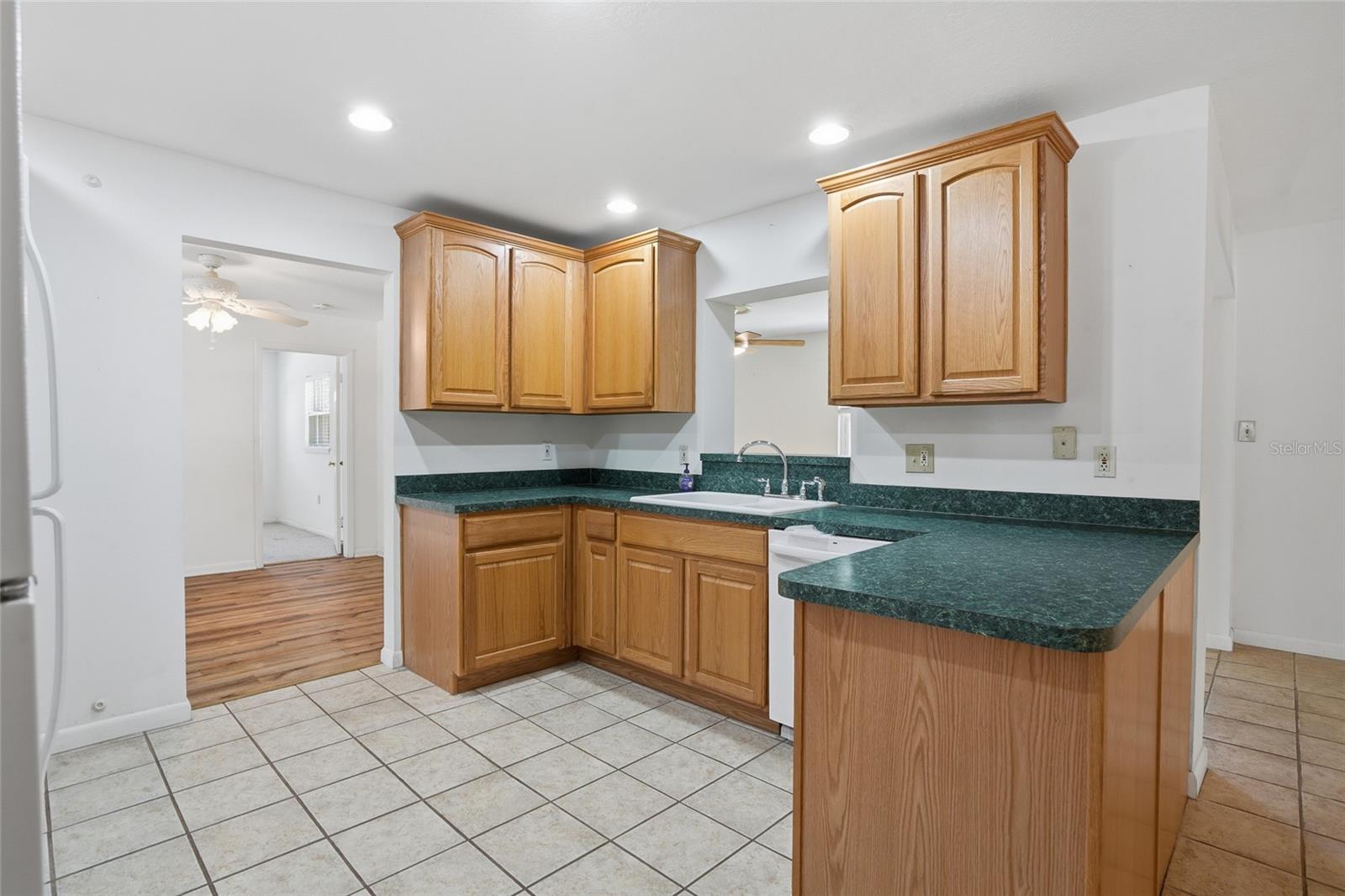 Image 12 of 28 For 26916 Magnolia Boulevard