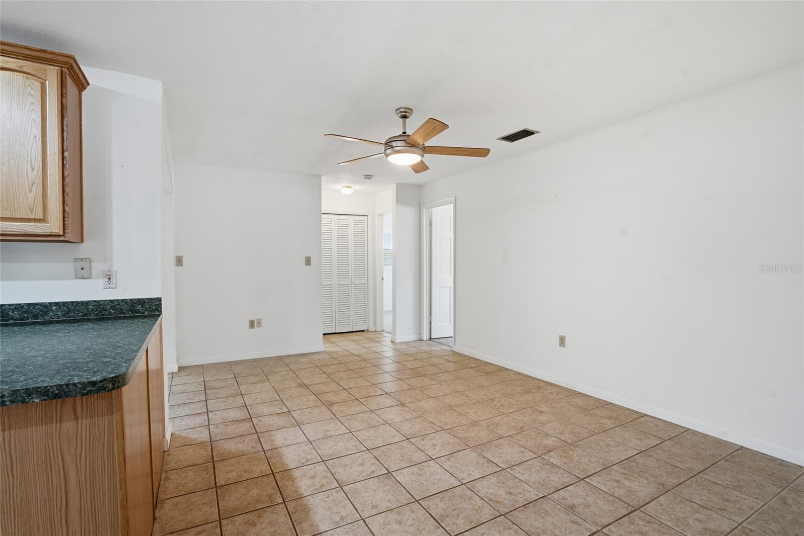 Image 13 of 28 For 26916 Magnolia Boulevard