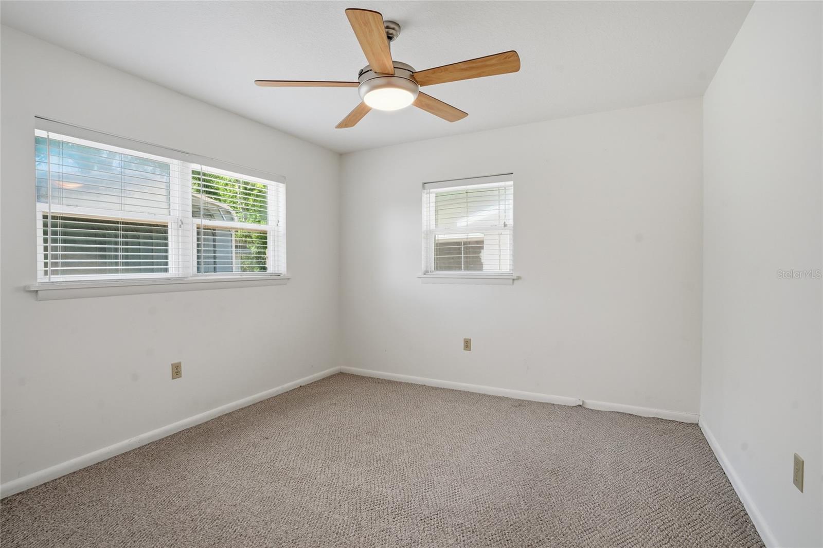 Image 17 of 28 For 26916 Magnolia Boulevard