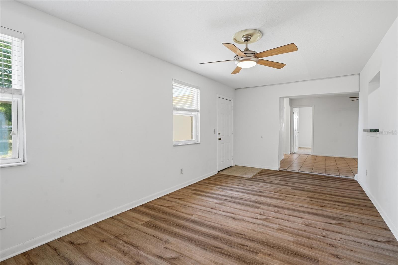 Image 19 of 28 For 26916 Magnolia Boulevard