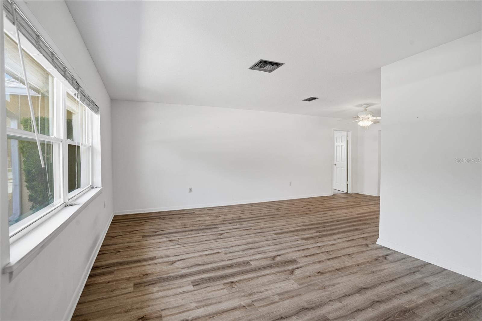 Image 6 of 28 For 26916 Magnolia Boulevard