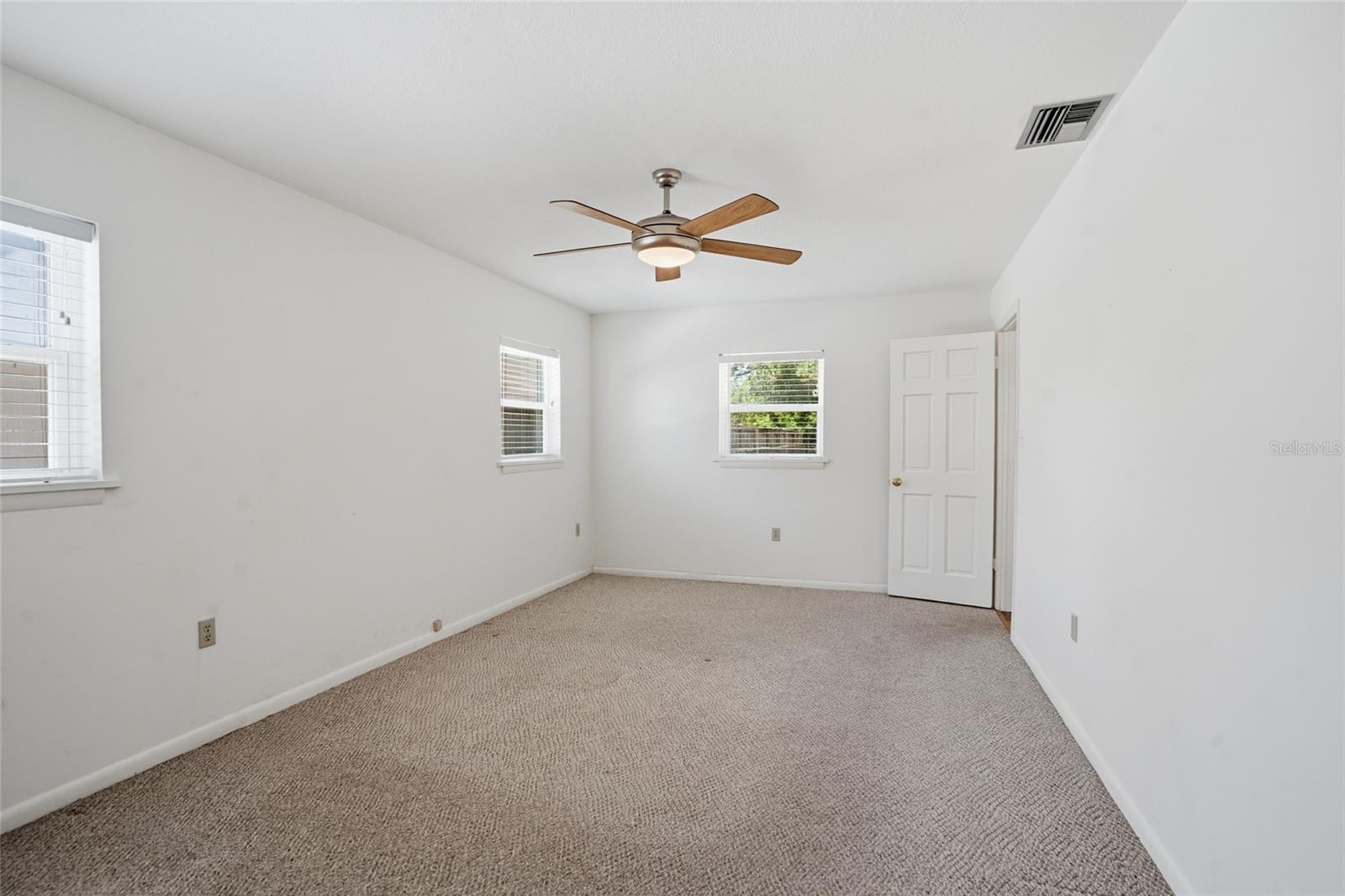 Image 9 of 28 For 26916 Magnolia Boulevard