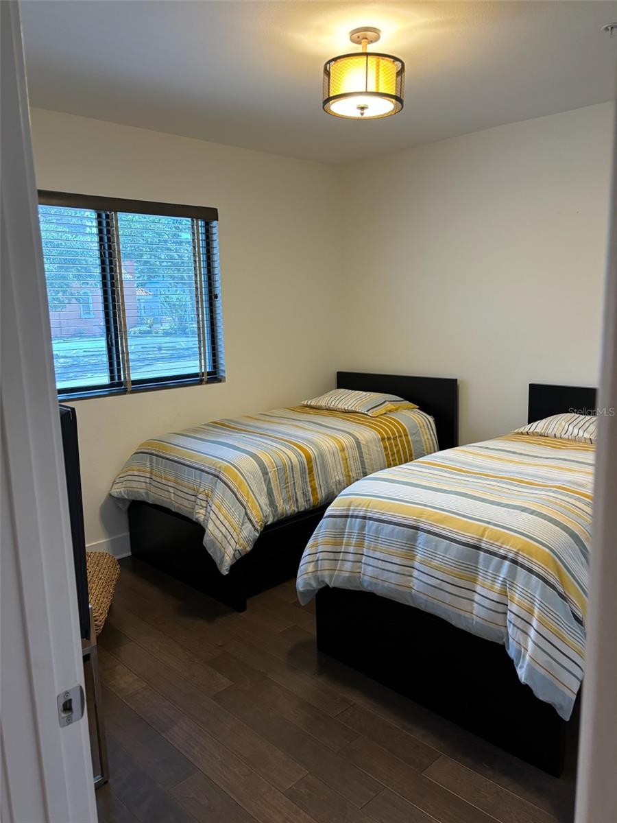 Image 17 of 39 For 130 8th Street N