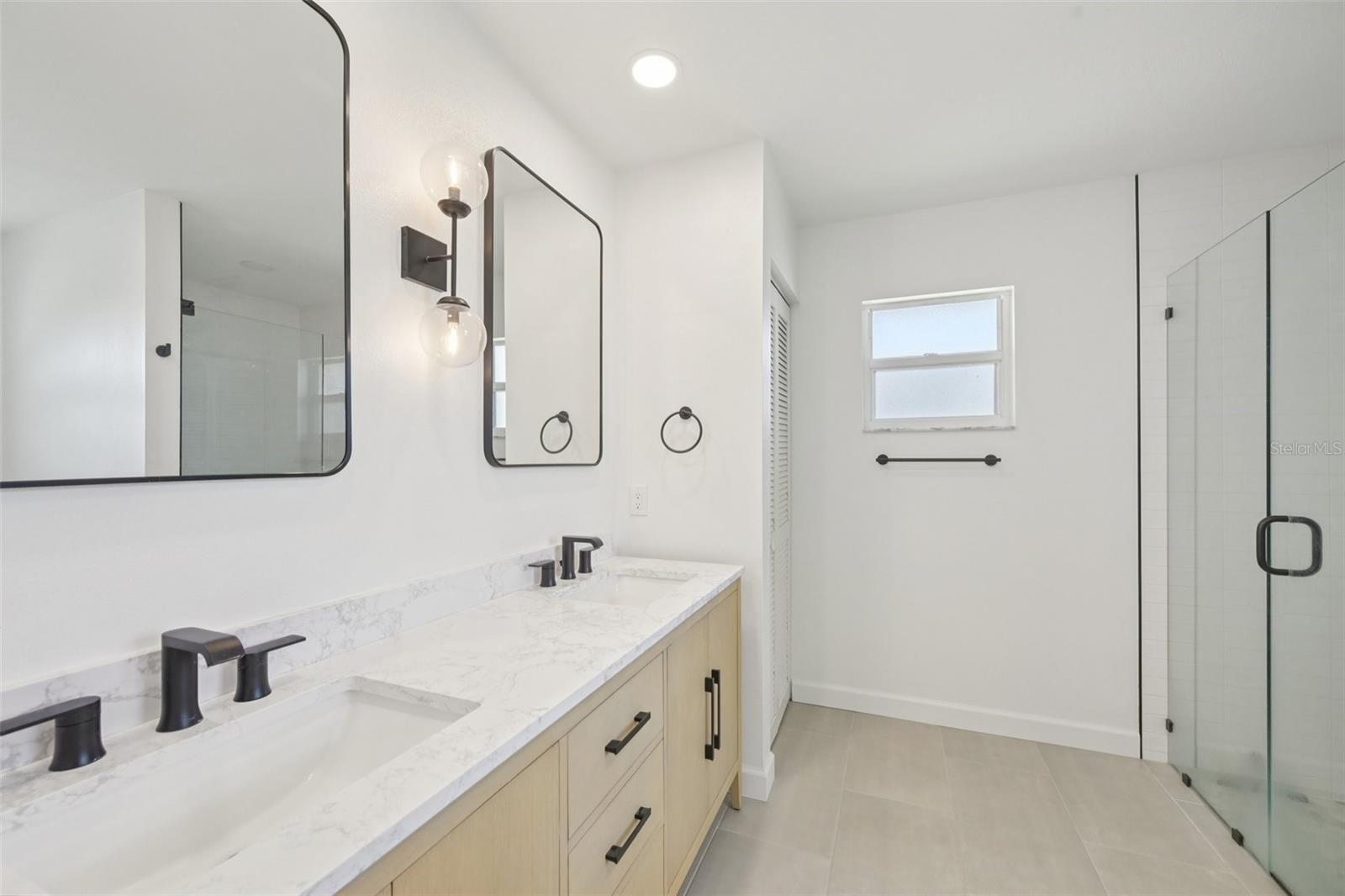 Image 17 of 35 For 5495 Cynthia Lane