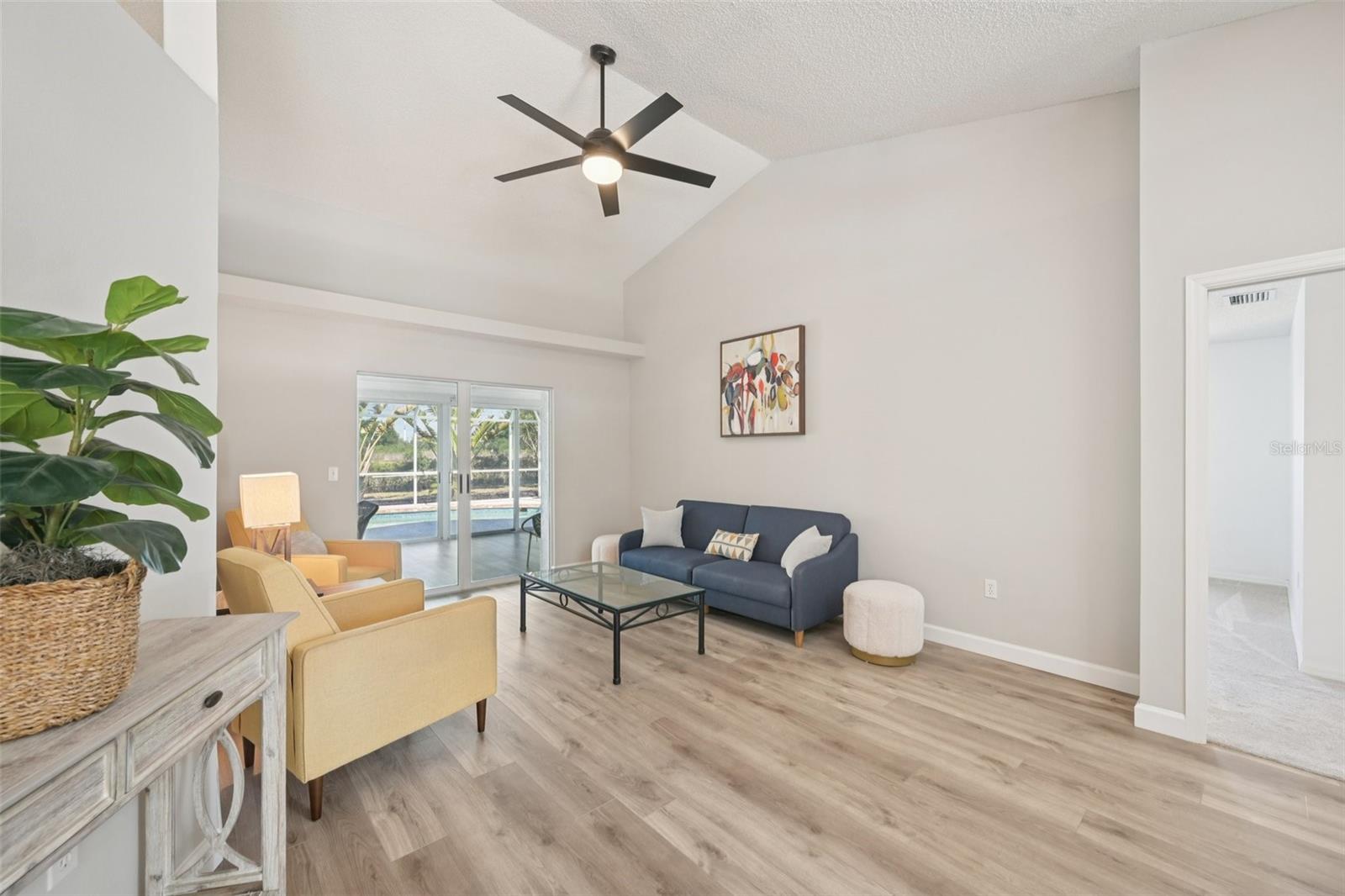 Image 4 of 35 For 5495 Cynthia Lane