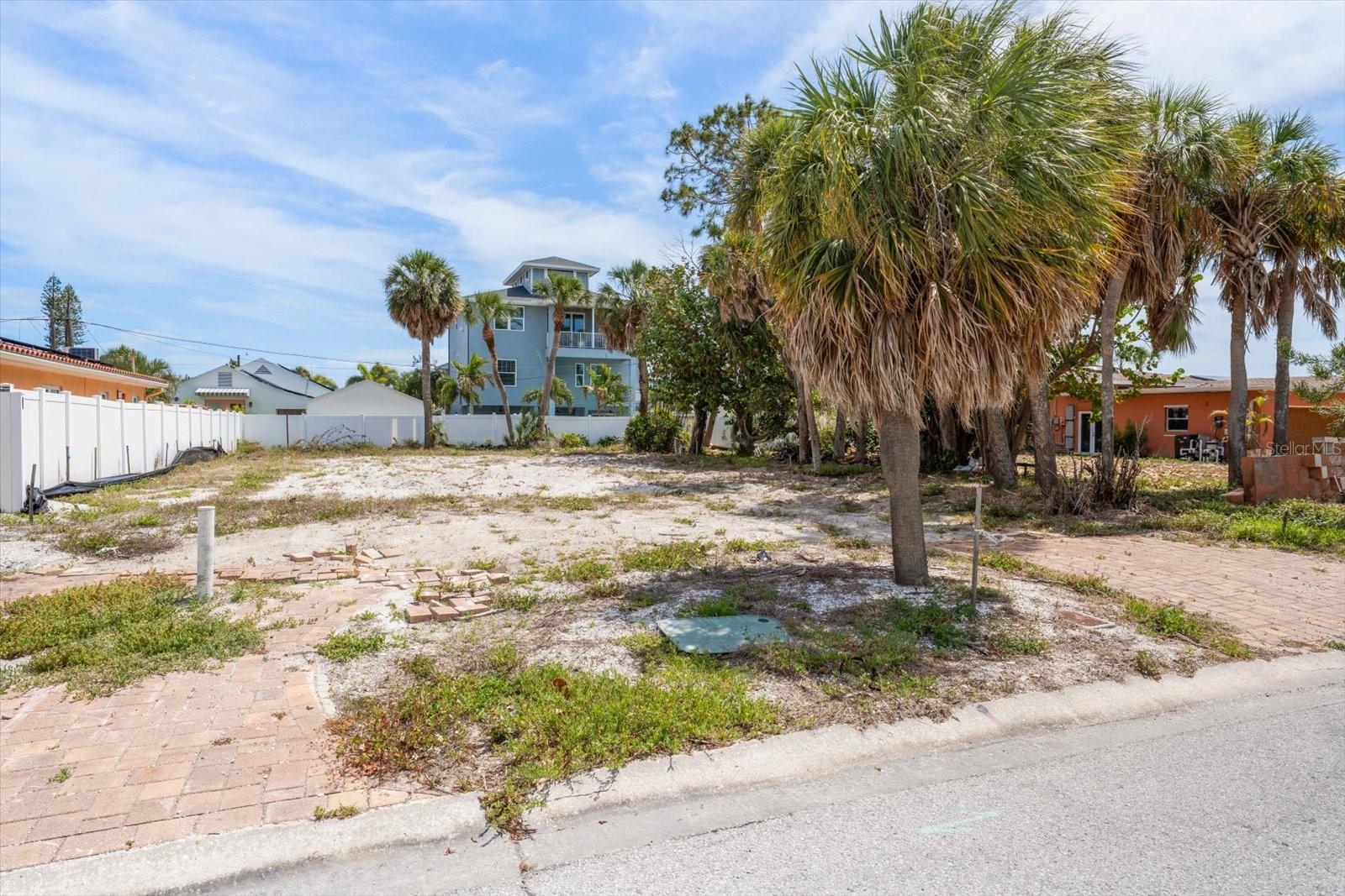 Image 41 of 45 For 630-650 79th Avenue