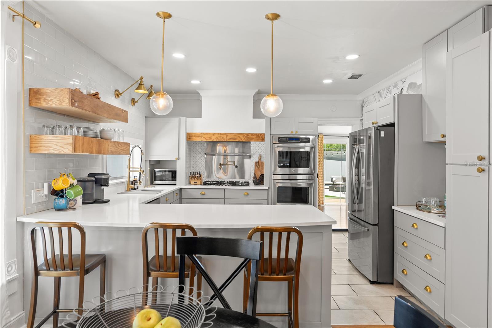 Listing photo id 15 for 324 Haya Street