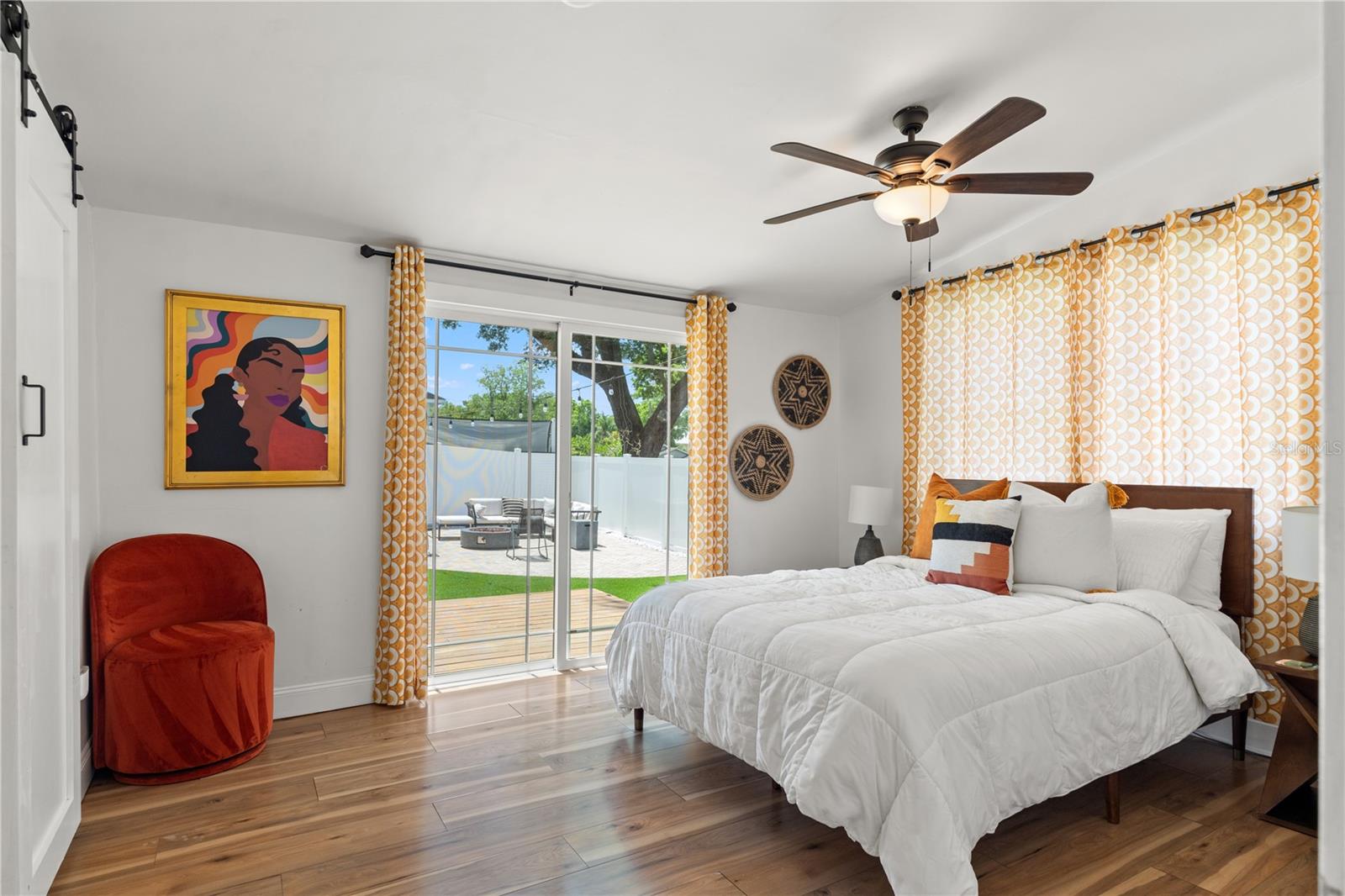 Listing photo id 21 for 324 Haya Street