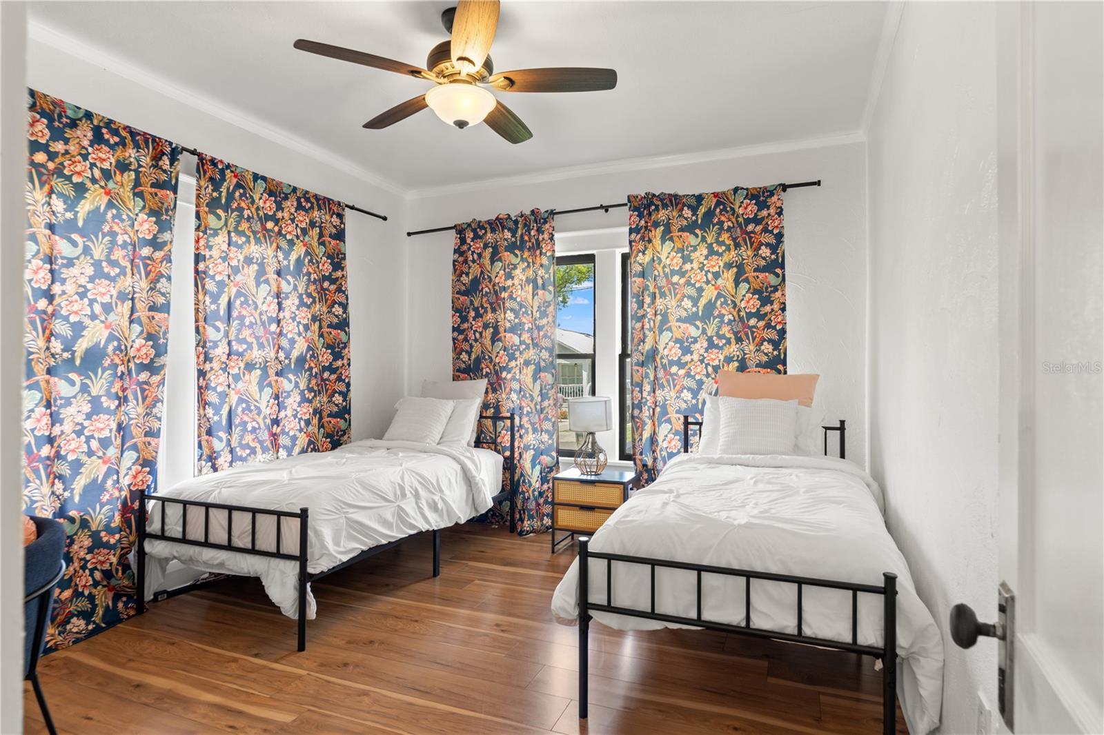 Listing photo id 27 for 324 Haya Street