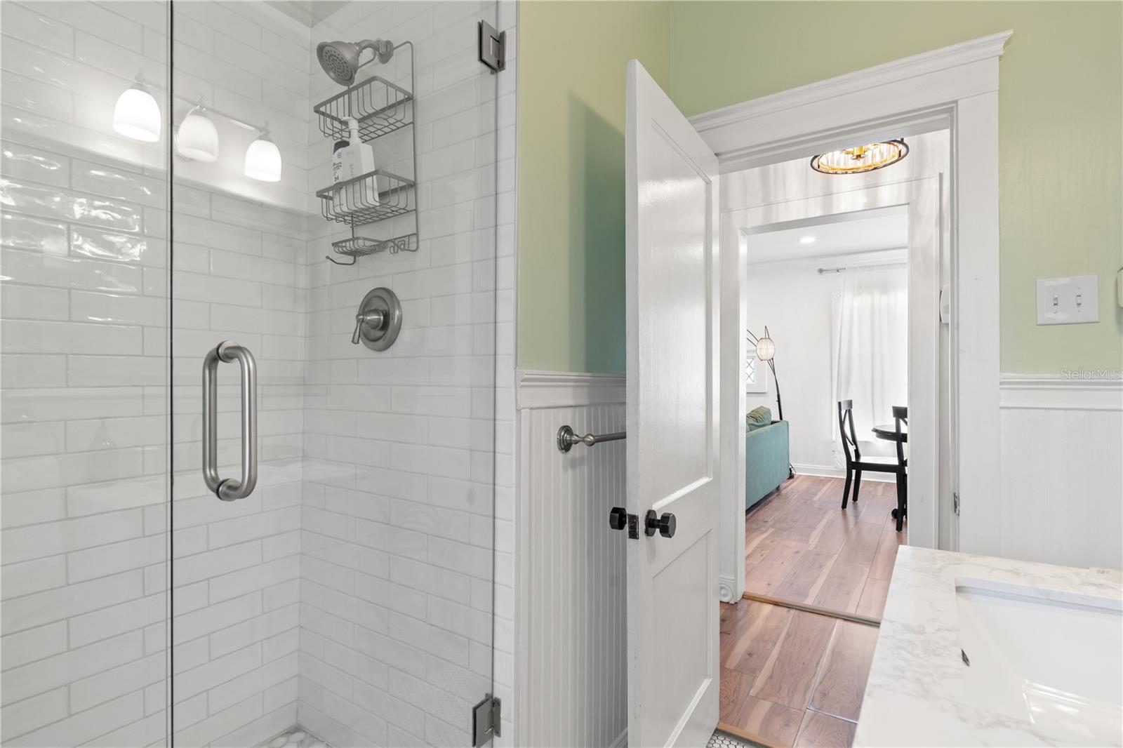 Listing photo id 31 for 324 Haya Street