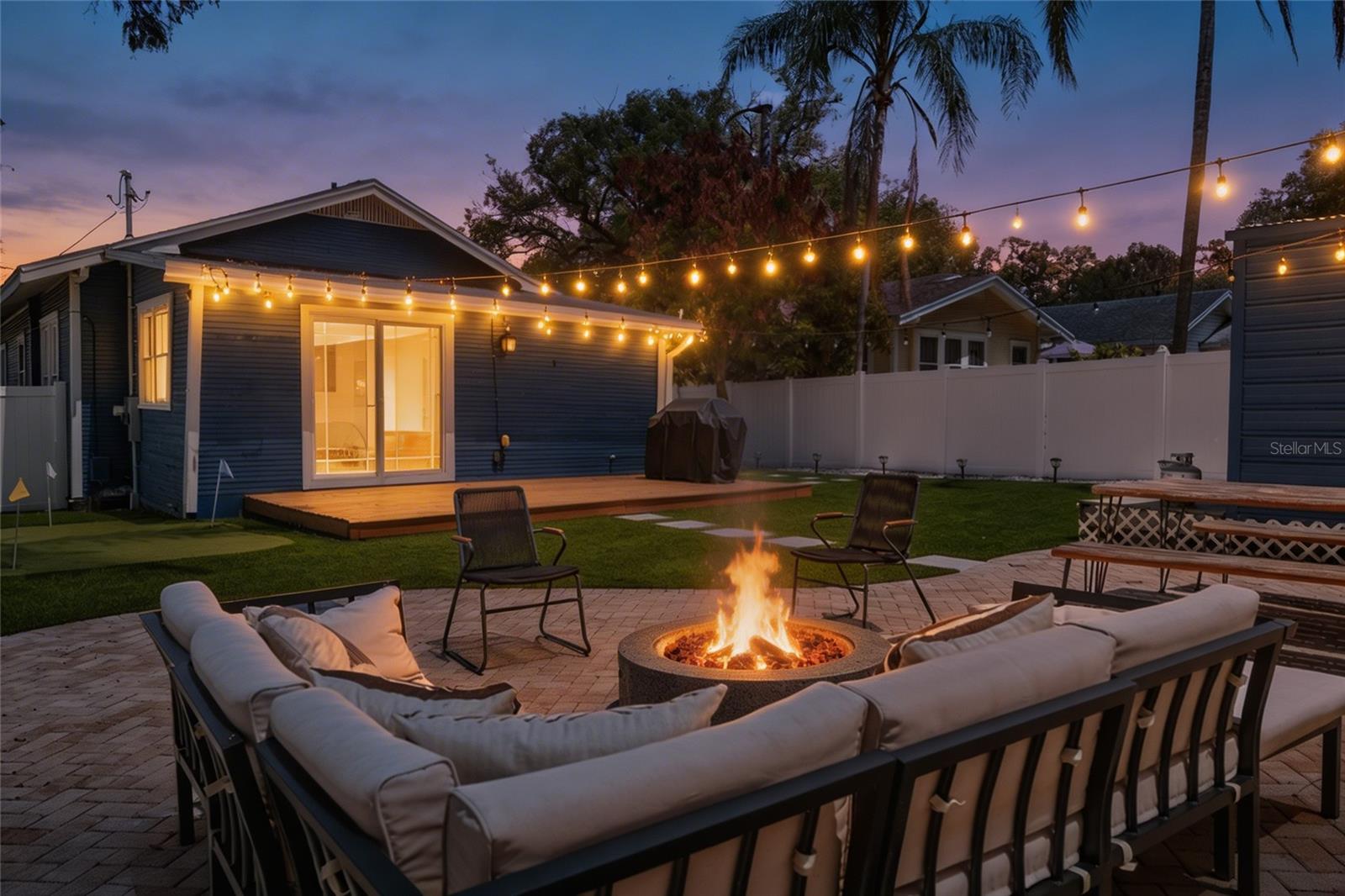 Listing photo id 39 for 324 Haya Street