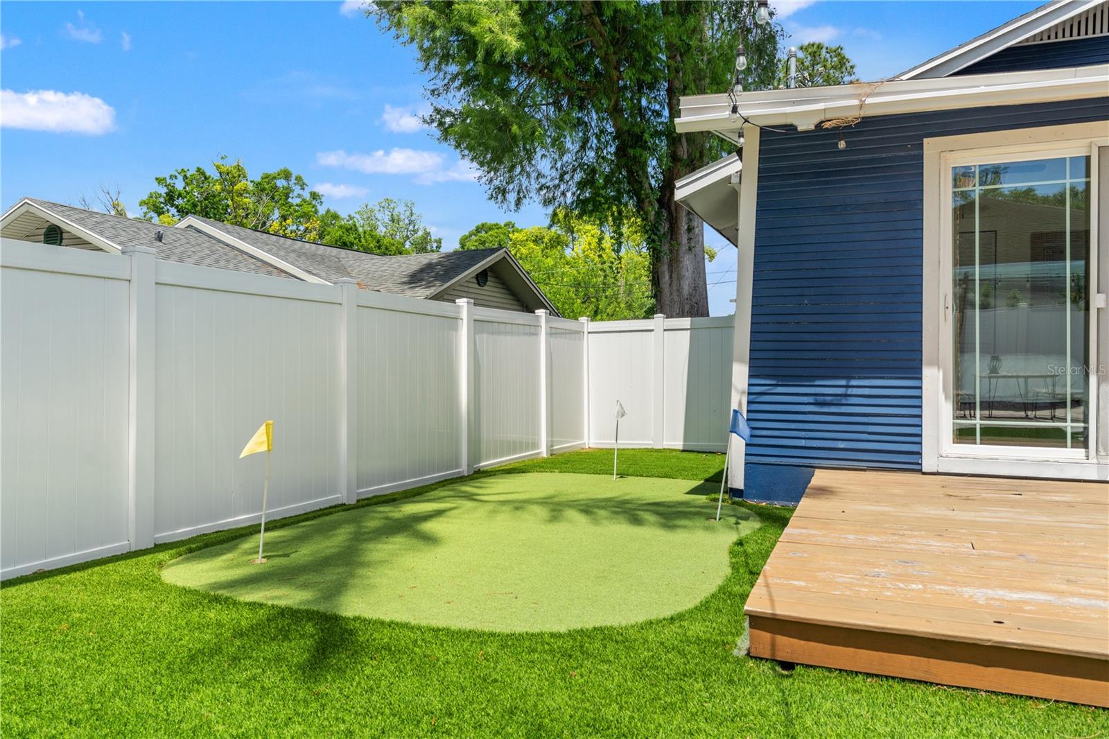 Listing photo id 41 for 324 Haya Street