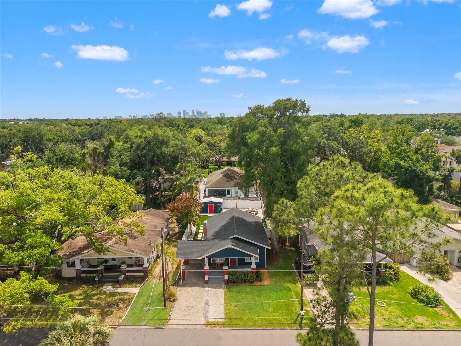 Listing photo id 46 for 324 Haya Street