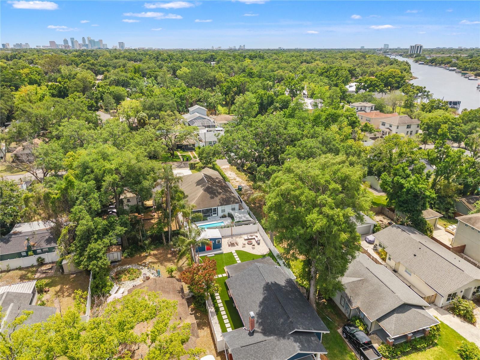 Listing photo id 47 for 324 Haya Street