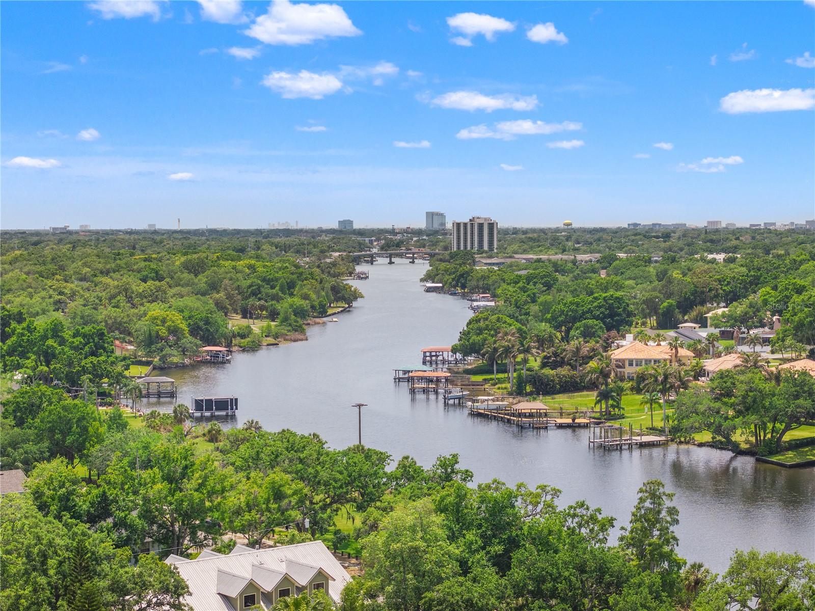 Listing photo id 49 for 324 Haya Street