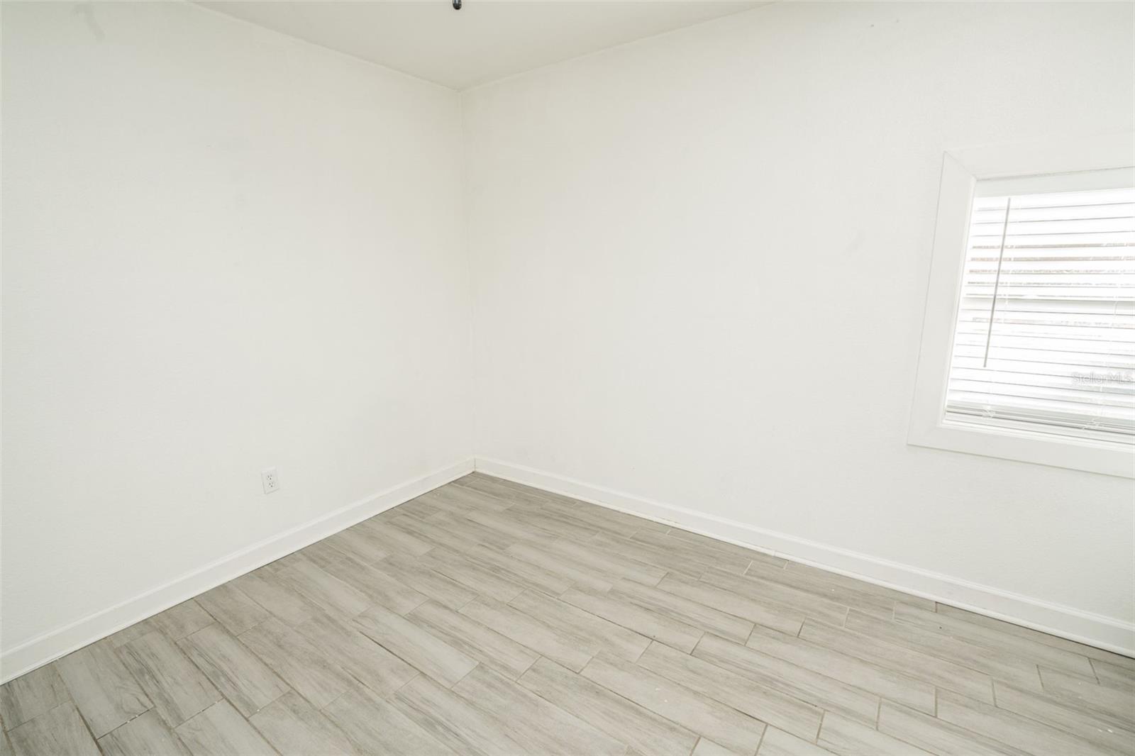 Image 12 of 27 For 1007 32nd Avenue 1-2