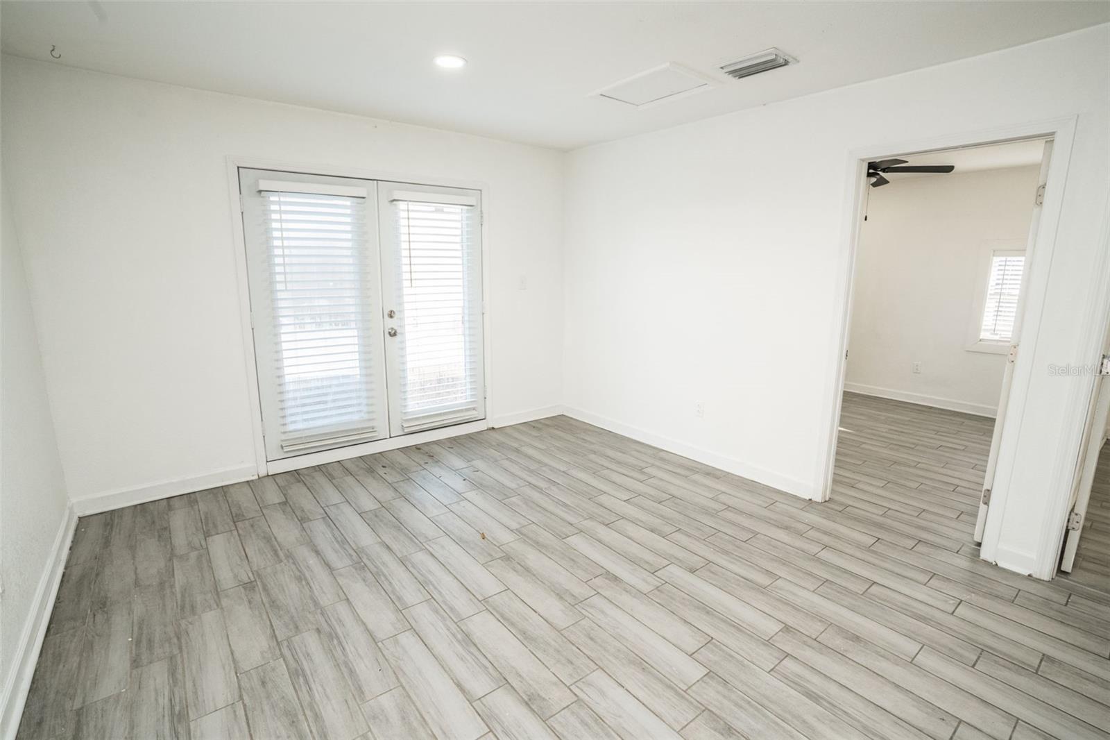 Image 17 of 27 For 1007 32nd Avenue 1-2