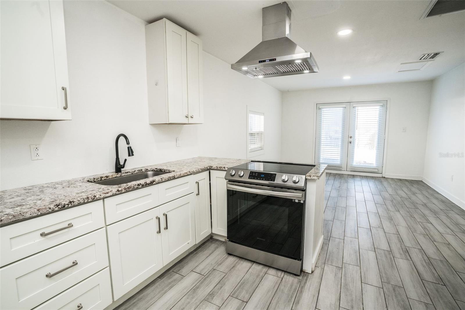 Image 4 of 27 For 1007 32nd Avenue 1-2