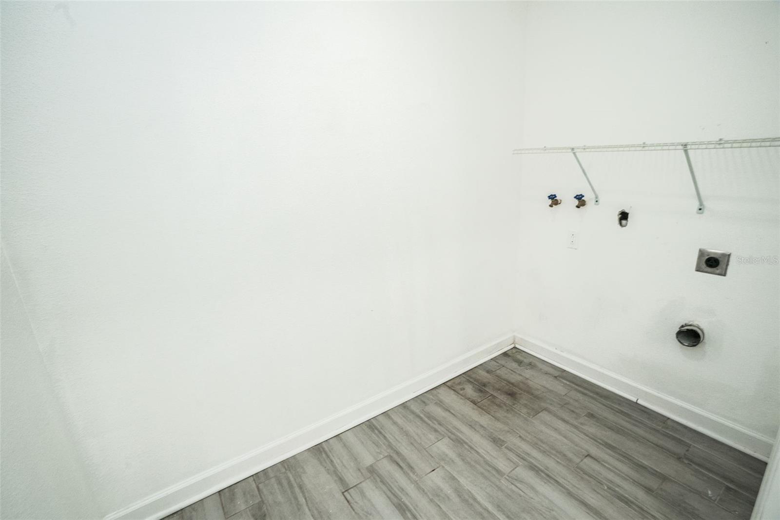 Image 6 of 27 For 1007 32nd Avenue 1-2