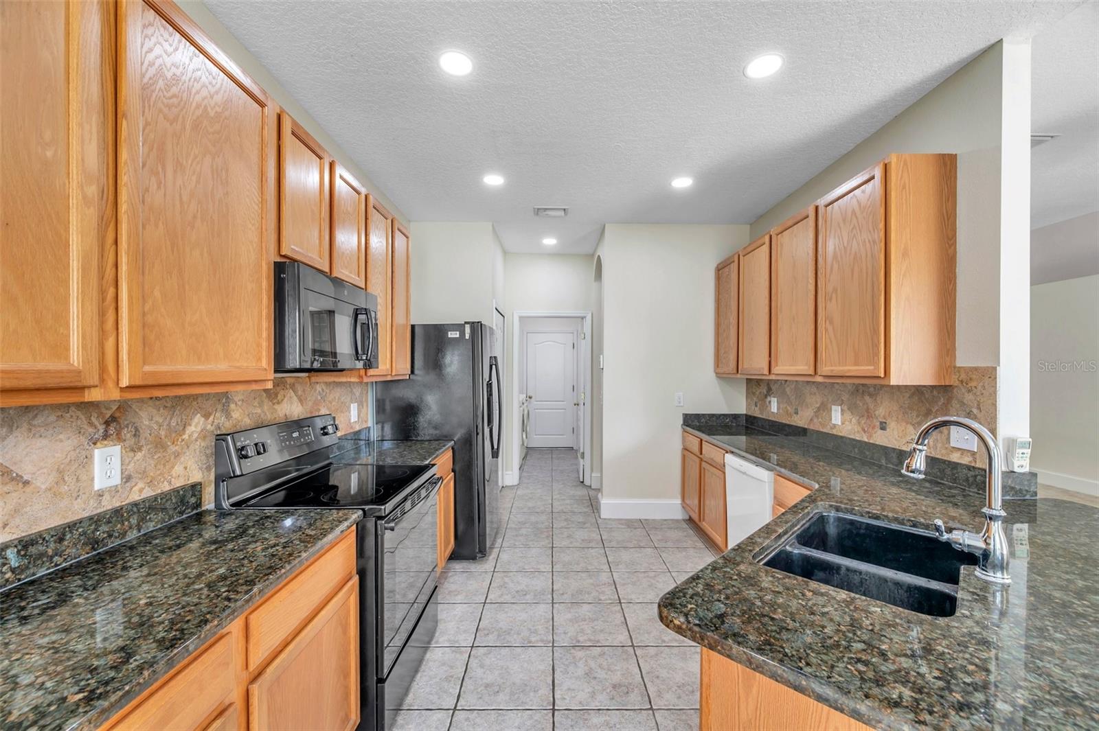 Image 36 of 42 For 1915 Fruitridge Street